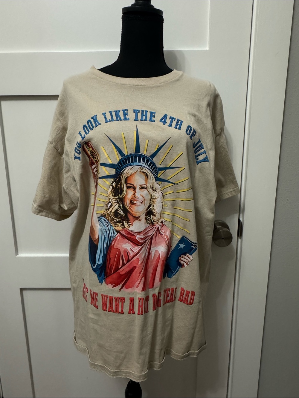 Gildan Beige Short Sleeve Graphic Tee with Red, Blue & Yellow Print